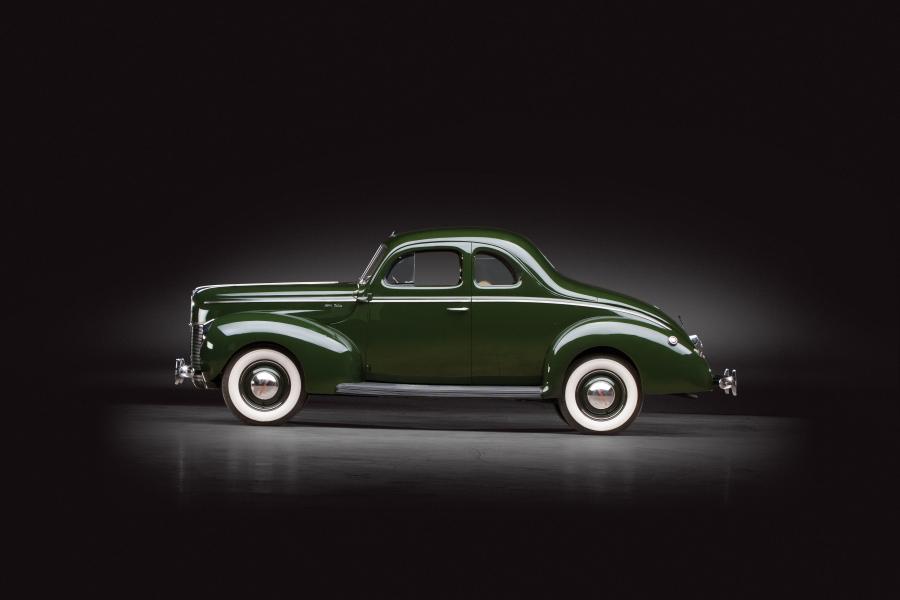  Ford V8 Deluxe 5-Window Coupe 1940 года  (фото 8 из 20)
